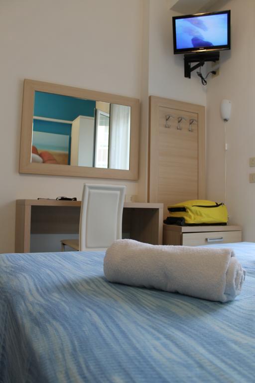 Hotel Esperia Cattolica Pokoj fotografie