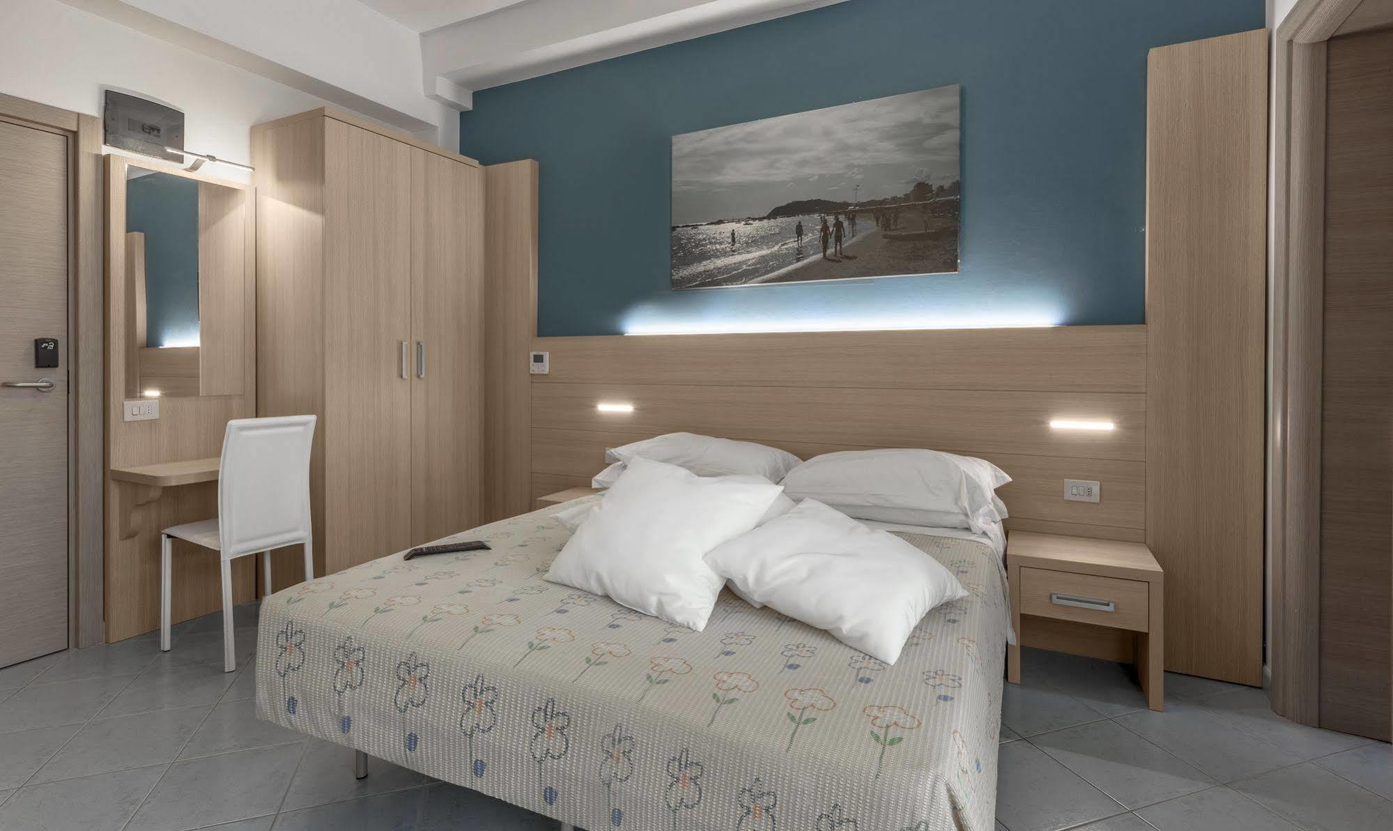 Hotel Esperia Cattolica Exteriér fotografie
